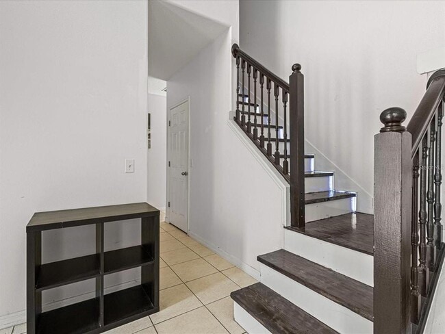 Building Photo - 437 Bridgewater Ct