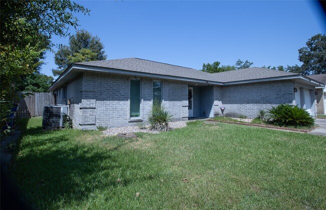 Foto del edificio - 23115 Bright Star Rd