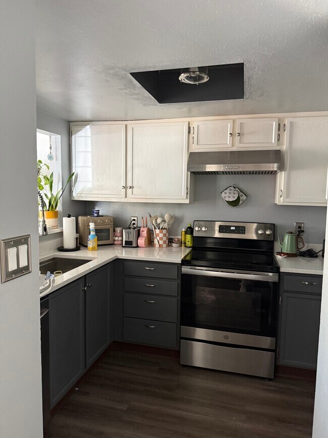 Foto del edificio - 10380 W Jewell Ave