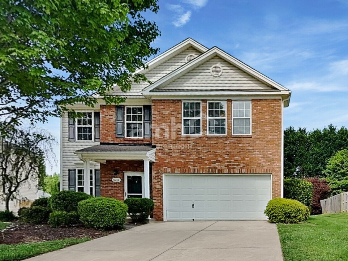 Foto principal - 6016 Glen Way Drive