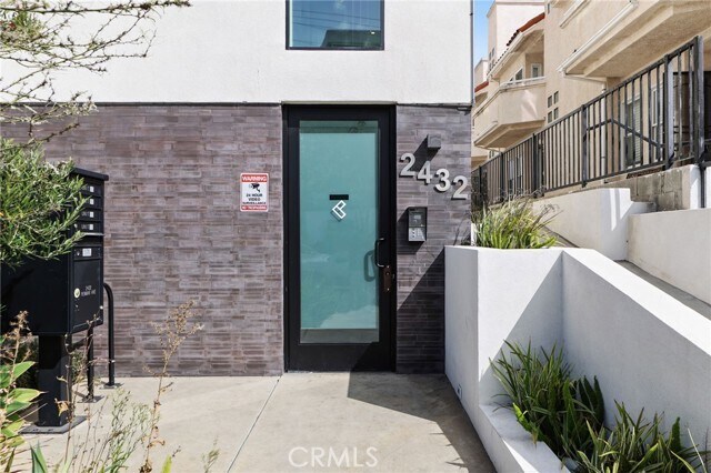 Building Photo - 2432 Penmar Ave