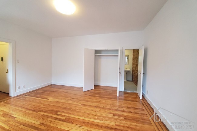 Foto del edificio - 80 Court Street #123R