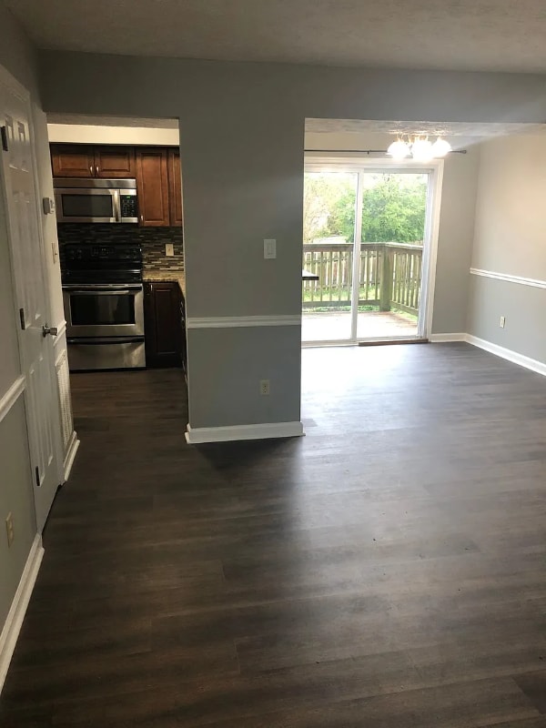 Building Photo - 9201 Shady Bend Ln
