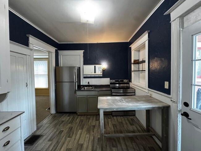 Kitchen - 301 S Pleasant St
