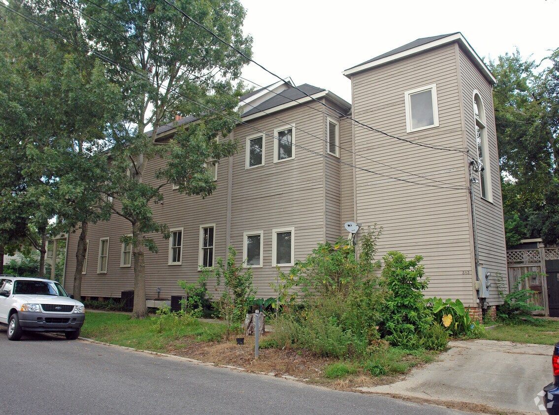 Building Photo - 313 Royal St