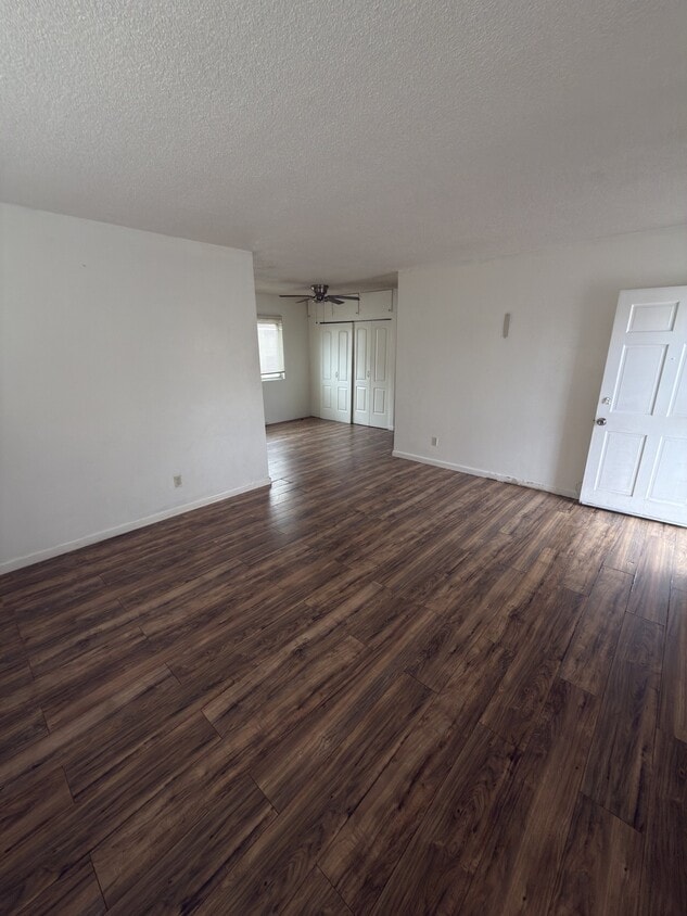 Photo - 820 W Imperial Hwy (Los Angeles, CA)