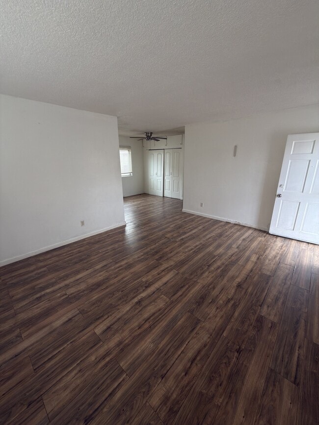 Photo - 820 W Imperial Hwy (Los Angeles, CA) Apartment
