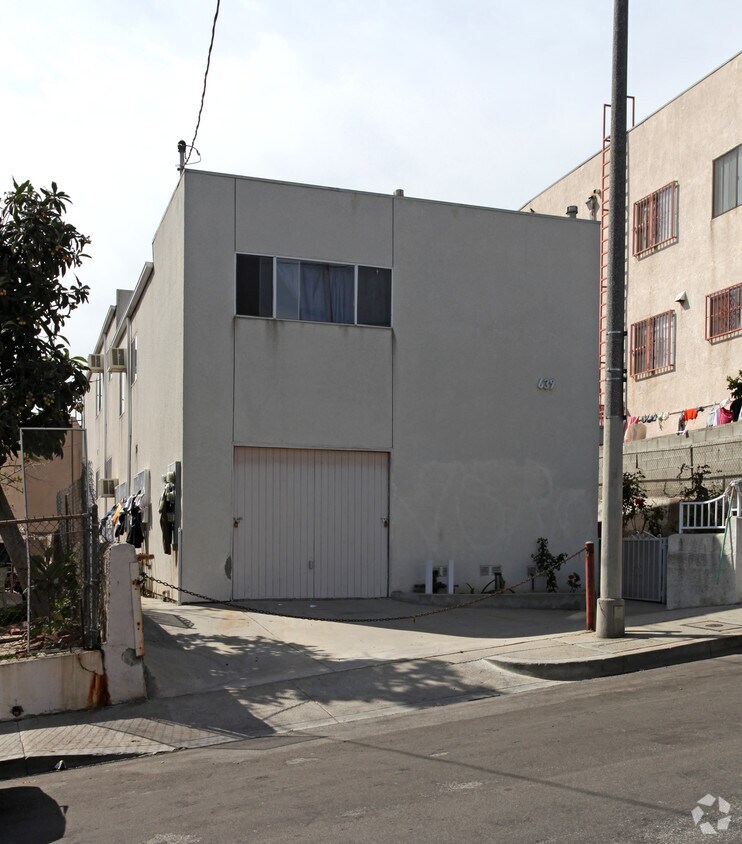 Building Photo - 639 N Hill Pl