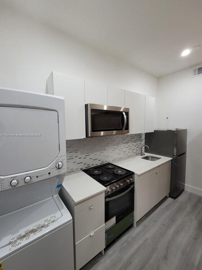 Foto del edificio - 734 SW 4th St