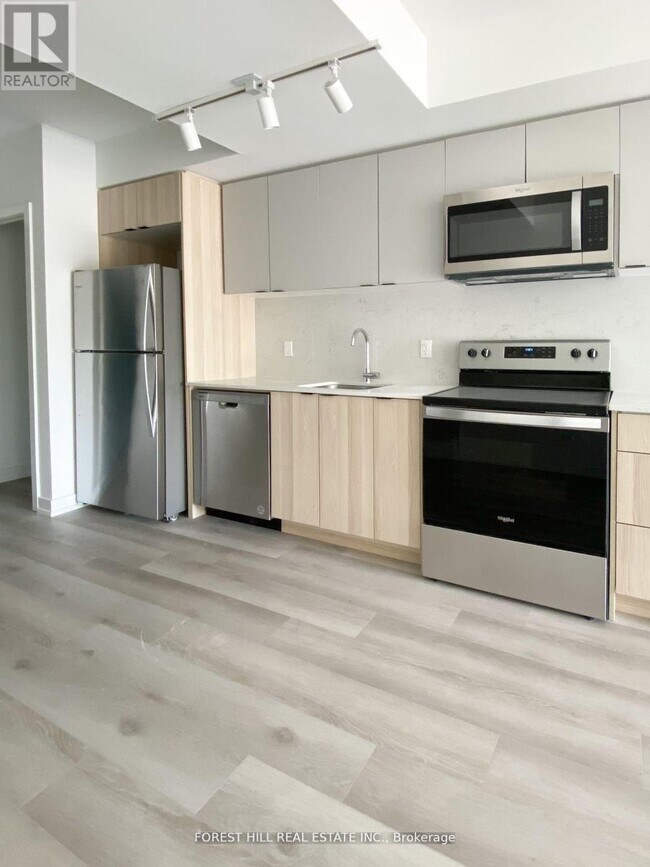 Photo du bâtiment - 2000 Bathurst St