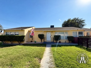 Building Photo - 621 Skyline Ave