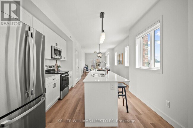 Photo du bâtiment - 470 Darcy Dr