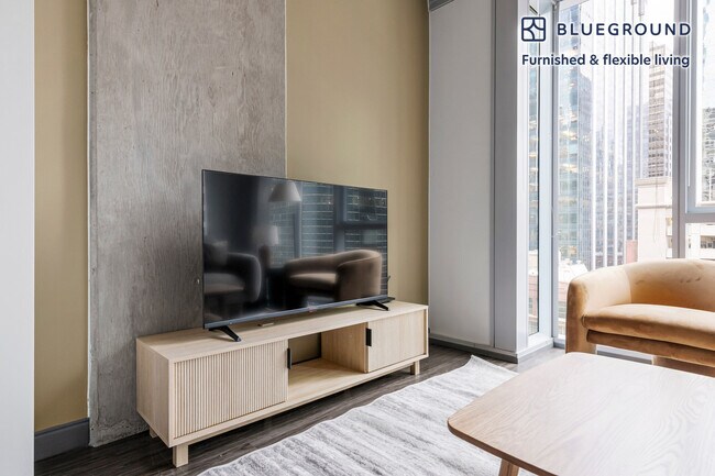 Foto del edificio - 215 W Lake St