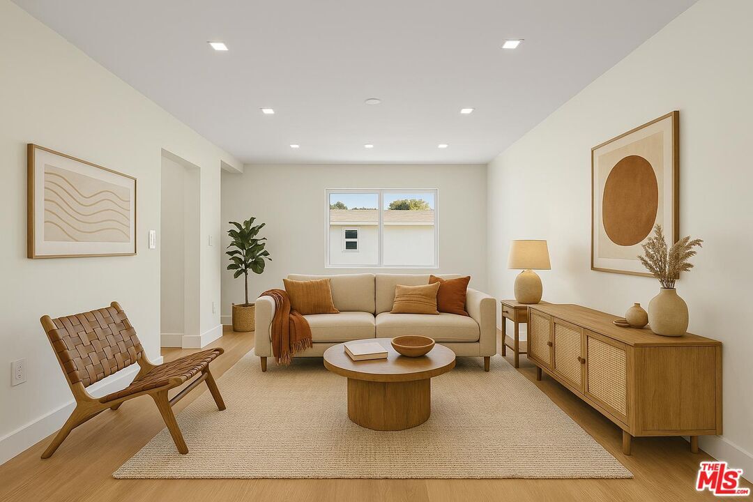 Foto principal - 420 S Sepulveda Blvd