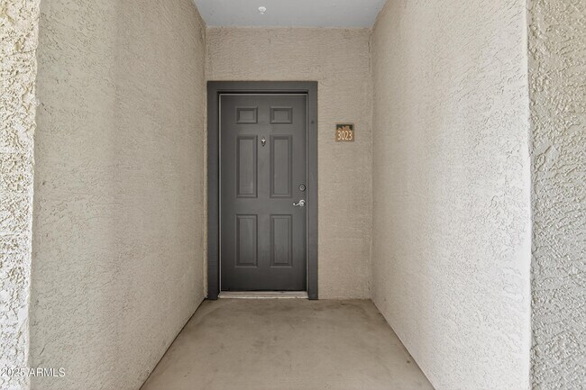 Building Photo - 5401 E Van Buren St