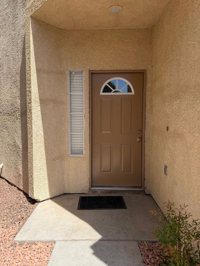 Building Photo - North Summerlin