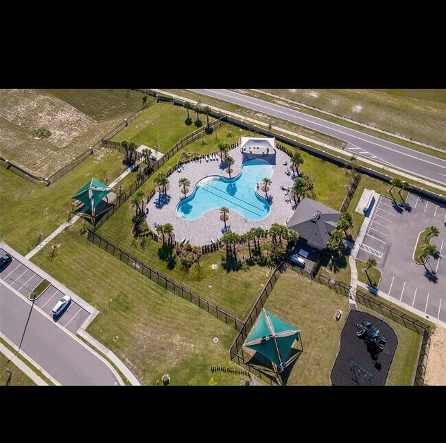 Building Photo - 573 Disa Dr