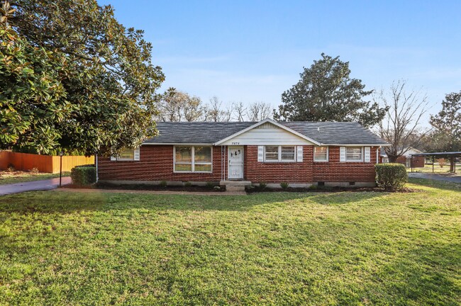 Building Photo - 2939 Hillhurst Dr