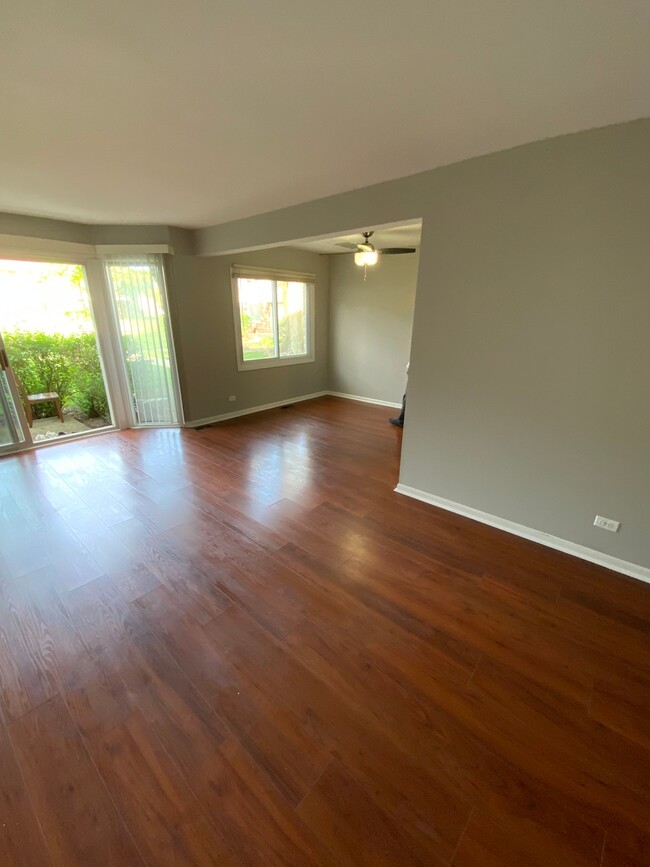 Foto del edificio - 3108 Roberts Dr