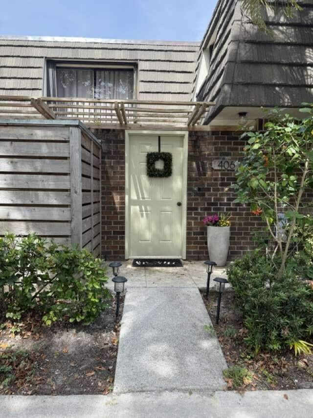 Building Photo - 406 4th Terrace