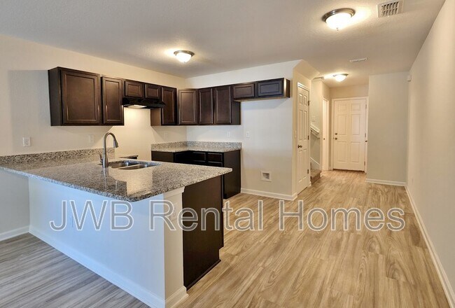 Foto del edificio - 8495 McGirts Village Ln