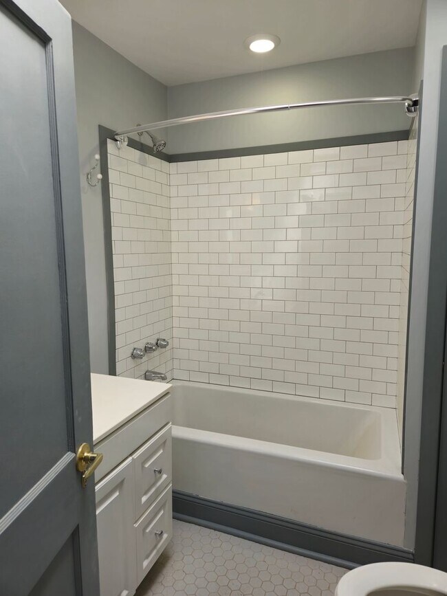 Building Photo - Beautifully Renovated 5BR/2BA Home in Olney