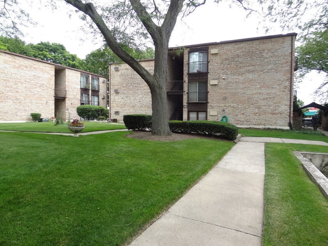 1940 Cherry Ln Unit 212, Northbrook, IL 60062 Condo for Rent in