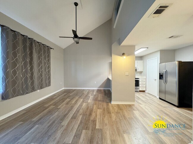 Foto del edificio - Gorgeous 3 Bedroom Home in Fort Walton Beach-near Hurlburt Field!