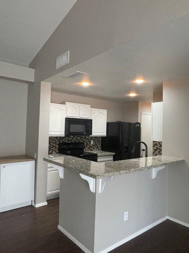 Foto del edificio - 2035 S Elm St