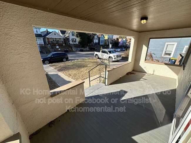 Building Photo - 2535 Charlotte St