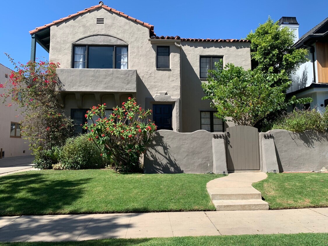 Front - 8243 W 4th St