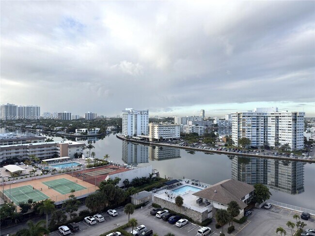 Building Photo - 1833 S Ocean Dr