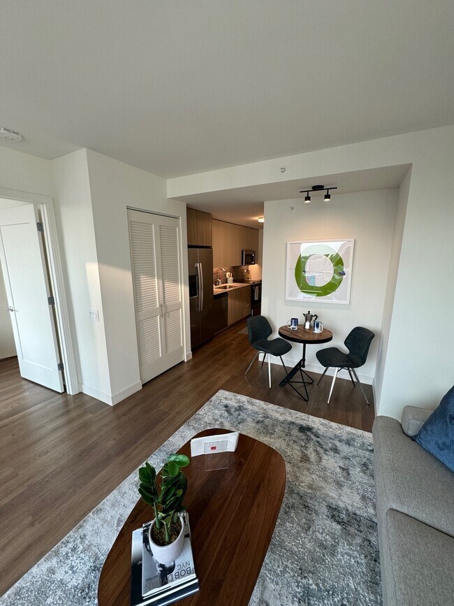 Foto del edificio - 350 N Canal St