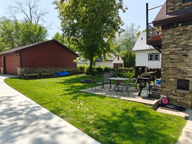 Patio interior - 801 W Glendale Ave