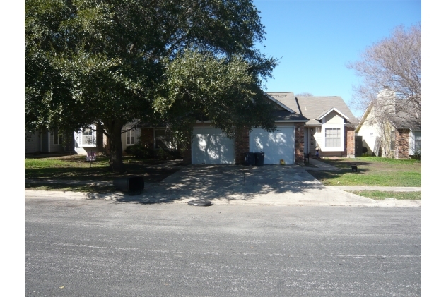 Building Photo - 8903 Shadow Wood Ln