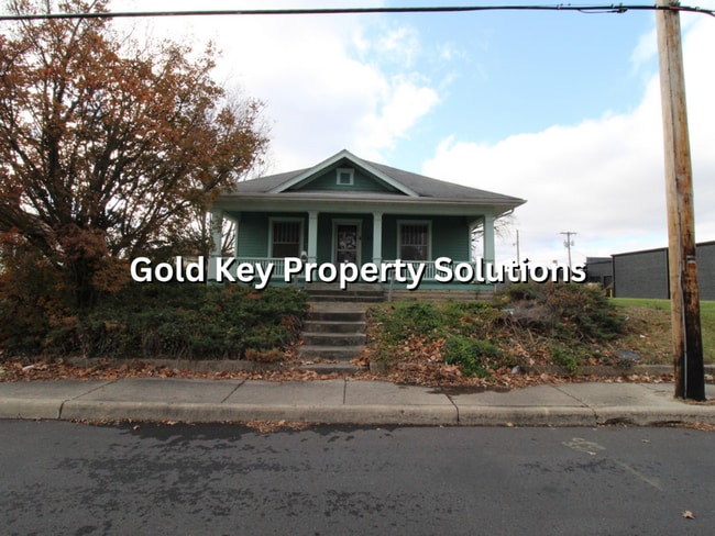 Building Photo - COMING SOON!! Huge 2 BR 1 BA with Garage and Covered Porch (NO SECTION 8)