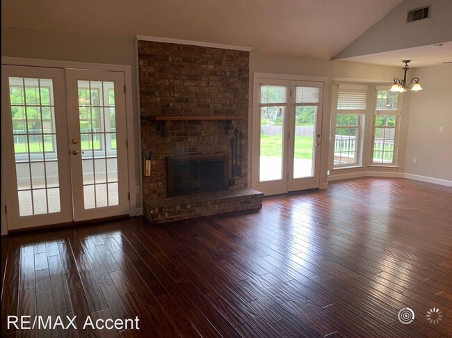 Building Photo - 4 br, 2.5 bath House - 113 River Bend Road