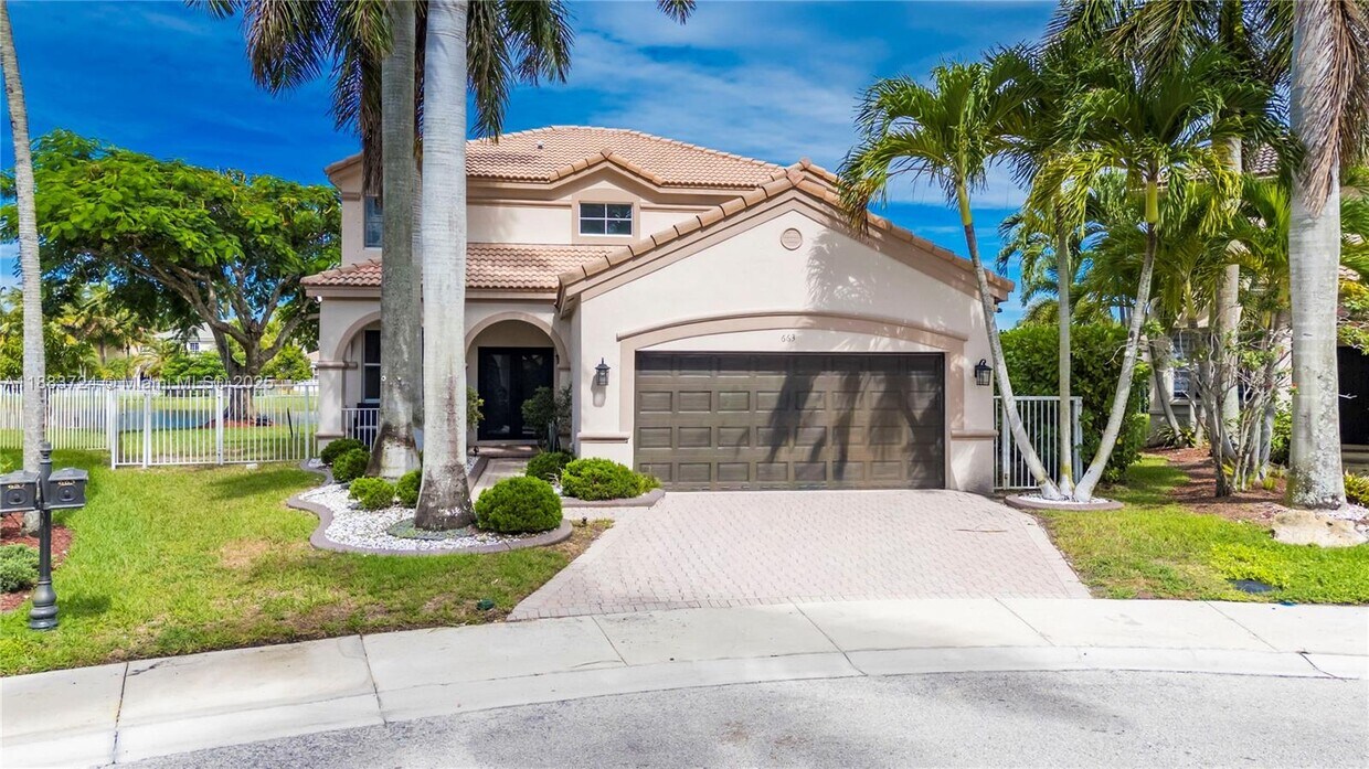 Foto principal - 663 Live Oak Ln