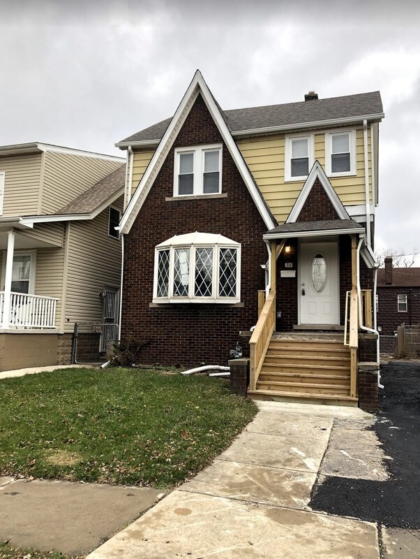 Building Photo - 38 Elton St