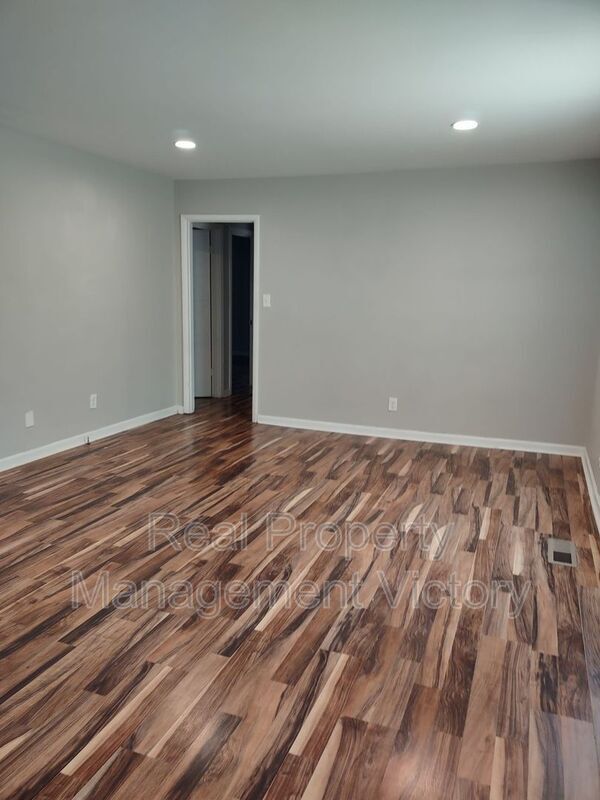 Foto del edificio - 1305 5th Pl NW