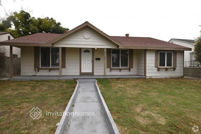 Building Photo - 10821 Rosecrans Ave