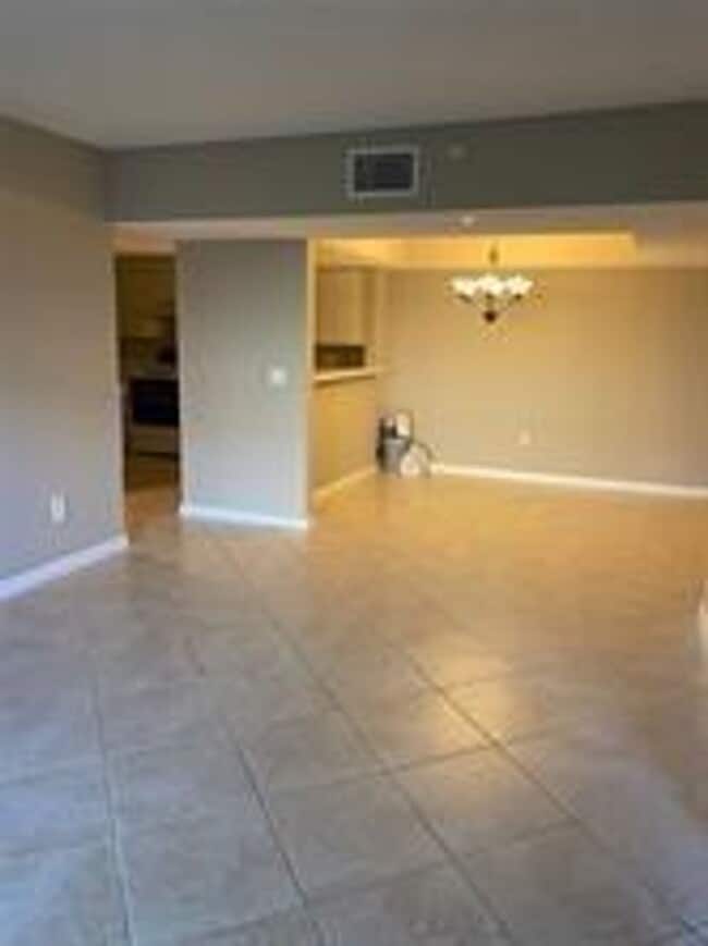 Foto del edificio - 10115 W Atlantic Blvd