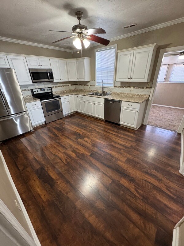 Foto del edificio - 2215 Bainbridge St