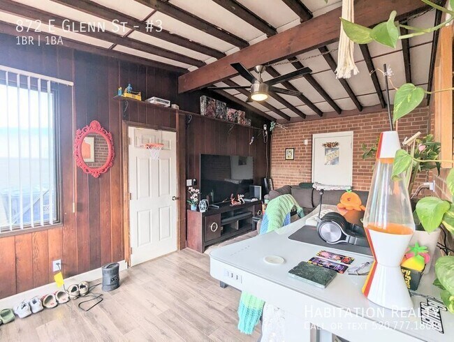 Foto del edificio - 872 E Glenn St