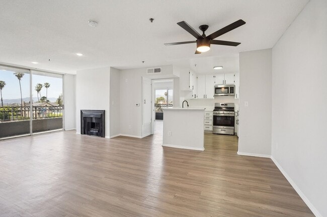 Interior Photo - 310 South Virgil Ave