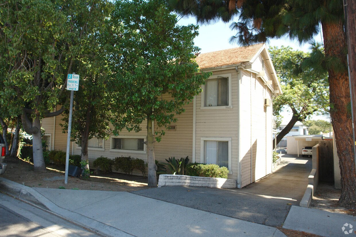 Foto del edificio - 5640 N Gladys Ave
