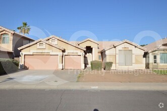Building Photo - 727 S Peppertree Dr