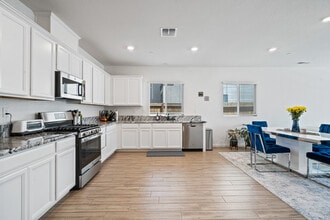 Building Photo - 3324 Pruett Dr