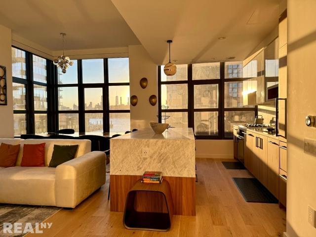 Foto del edificio - 2 bedroom in Brooklyn NY 11222