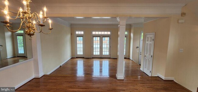 Foto del edificio - 8021 Kidwell Town Ct